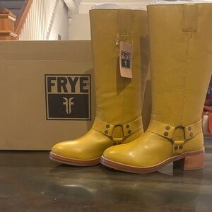 NWT Frye Women's Camryn Tall Shaft Banana leather Boots
